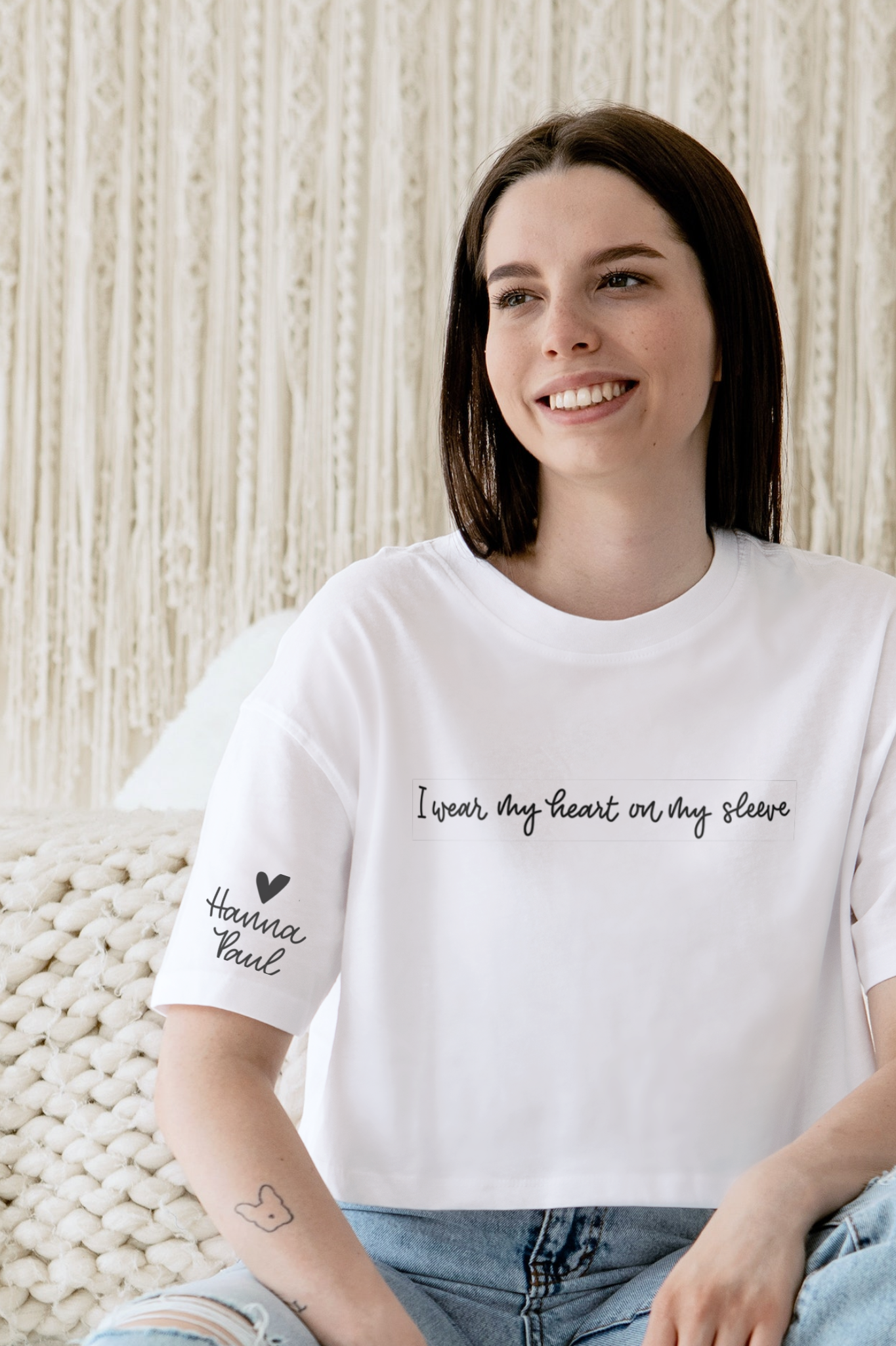 Personalisiertes T-Shirt für Mama "I wear my heart on my sleeve"