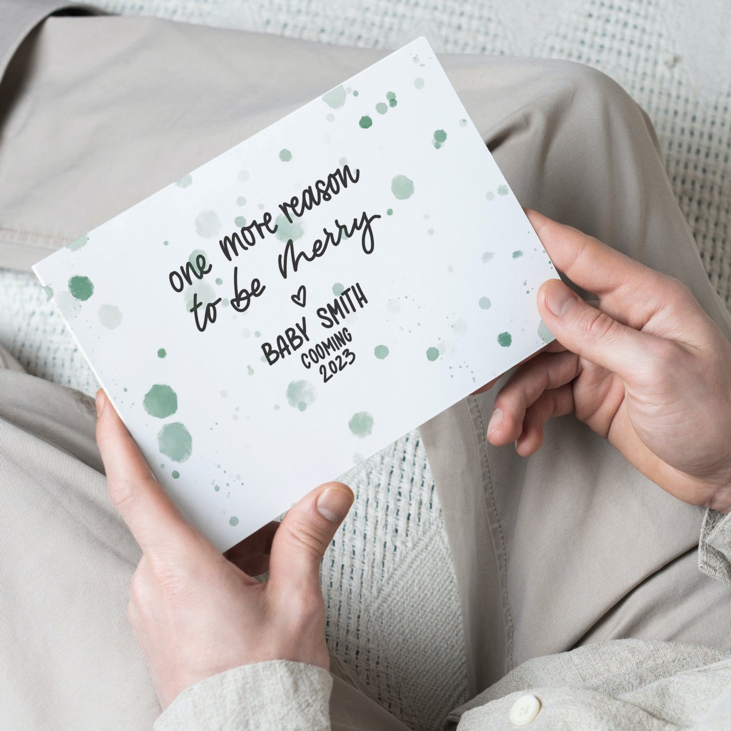 Digitale Verkündung der Schwangerschaft mit personalisierter Karte - One more reason to be merry - Baby
